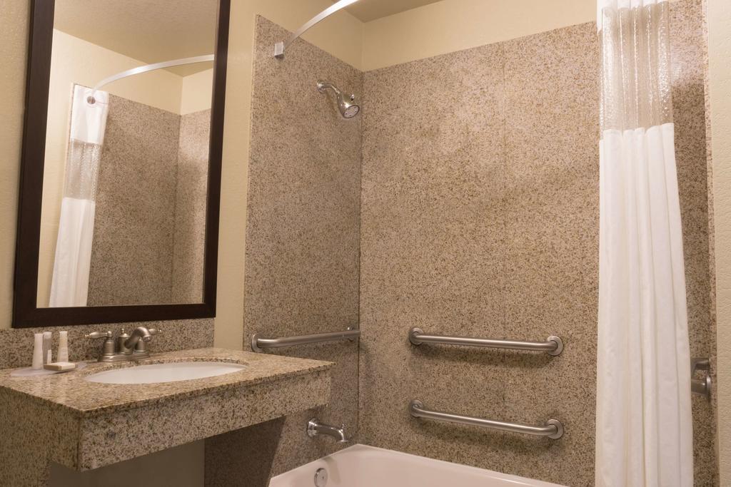 Western Houston Bush Iah Intercontinental Airport 2*